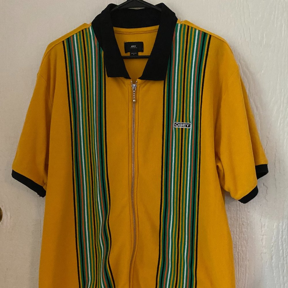 OBEY yellow strip zip up short sleeve size L 22" armpit 32" length